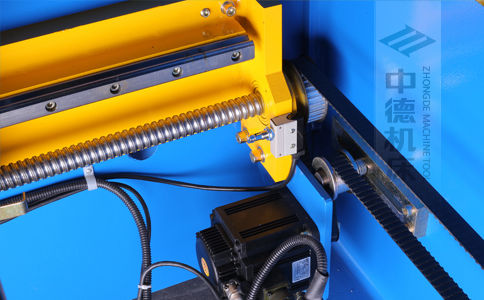 ZDPK-16032X轴配有滚珠丝杆及直线导轨，大功率伺服机电，钢丝同步带，能较着晋升X轴定位精度及速率 (2).jpg