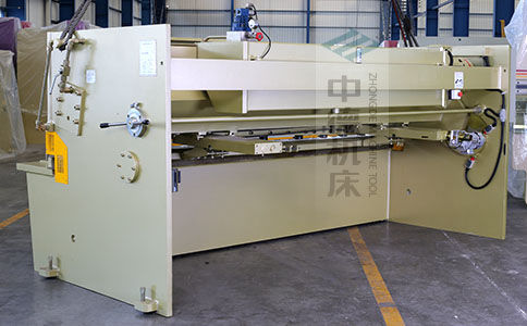 ZDS-640剪板机反面展现.jpg